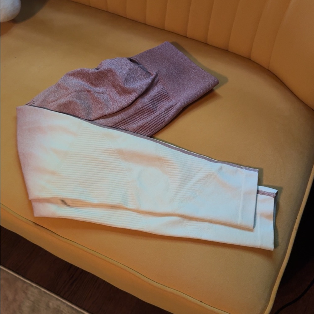 HALARA Two-Tone Pink and White Leggings